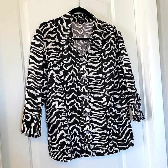 East 5th Black & White Button Down Zebra Print Blouse XL pre-owned - Picture 1 of 10